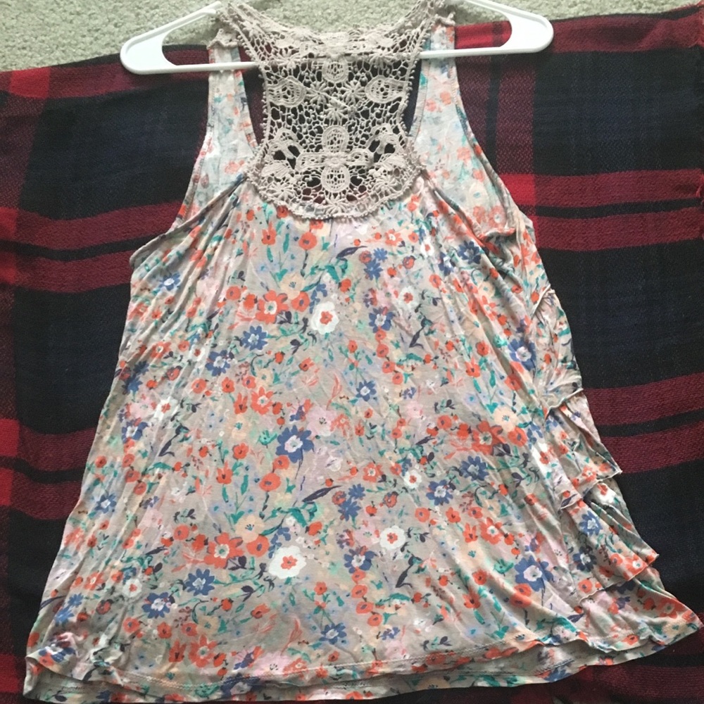 Tank top sleeveless in good condition.